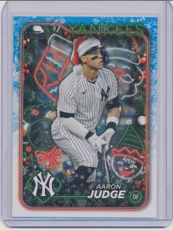    Aaron Judge 2024 Topps Holiday Photo Variations (santa hat)
